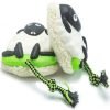 O Woody the Sheep ειναι το τερατακι παιχνίδι απο την Max & Molly, ιδανικό για τους τετράποδους φίλους μας.Μπροστά: 100% λατέξ Επένδυση πίσω & γέμισμα: 100% πολυεστέρας Σχοινί: 30% βαμβάκι, 70% πολυεστέρας