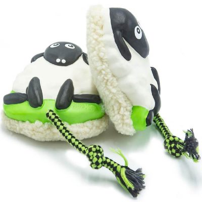 O Woody the Sheep ειναι το τερατακι παιχνίδι απο την Max & Molly, ιδανικό για τους τετράποδους φίλους μας.Μπροστά: 100% λατέξ Επένδυση πίσω & γέμισμα: 100% πολυεστέρας Σχοινί: 30% βαμβάκι, 70% πολυεστέρας