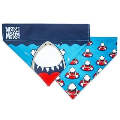 Max & Molly Bandana- Frenzy the Shark. Μοντέρνα μπαντάνα που μπορεί εύκολα να εφαρμοστεί Διατίθεται με ταιριαστό κολάρο, οδηγό & επιστήθιο. Μια μπαντανα διπλής όψης με δύο διαφορετικά σχέδια στην κάθε πλευρά. Πολύ μαλακό για το σκυλί σας. Εξαιρετικά δροσερό, έτσι ώστε το σκυλί σας να ξεχωρίζει.