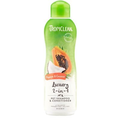 Το LUXURIOUS 2-IN-1 SHAMPOO & CONDITIONER  από την TropiClean με Papaya & Coconut καθαρίζει, ενυδατώνει και το τρίχωμα του κατοικίδιου ζώου σας αναδεικνύοντας την φυσική γυαλάδα και μειώνοντας το «κιτρίνισμα». Κατάλληλο για σκύλους και γάτες για 12 εβδομάδων και άνω.