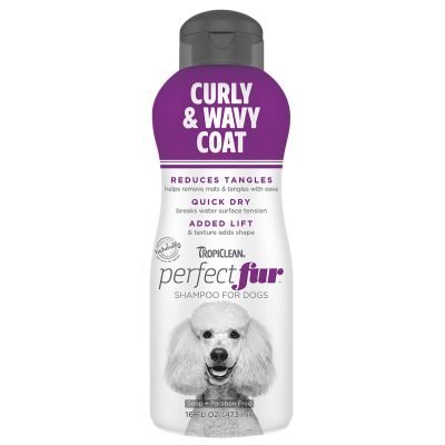 Σαμπουάν απο την εταιρεία Tropiclean /Curly & Wavy Coat Shampoo 473ml  Είναι ειδικά σχεδιασμένο για σκύλους με πυκνό, σγουρό τρίχωμα.Κατάλληλο για φυλές όπως Poodles, Bischon Frises, Old English Sheepdogs και γενικότερα για σκύλους με όγκο στο τρίχωμα.