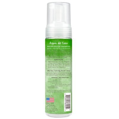 Σαμπουάν Στεγνού Καθαρισμού (Waterless Shampoo) για γάτες απο την Tropiclean ,  με άρωμα Αλόη και Καρύδα και συνθεση αγγουριού. Οπίσθια ετικέτα με οδηγίες και χαρακτηριστικά.